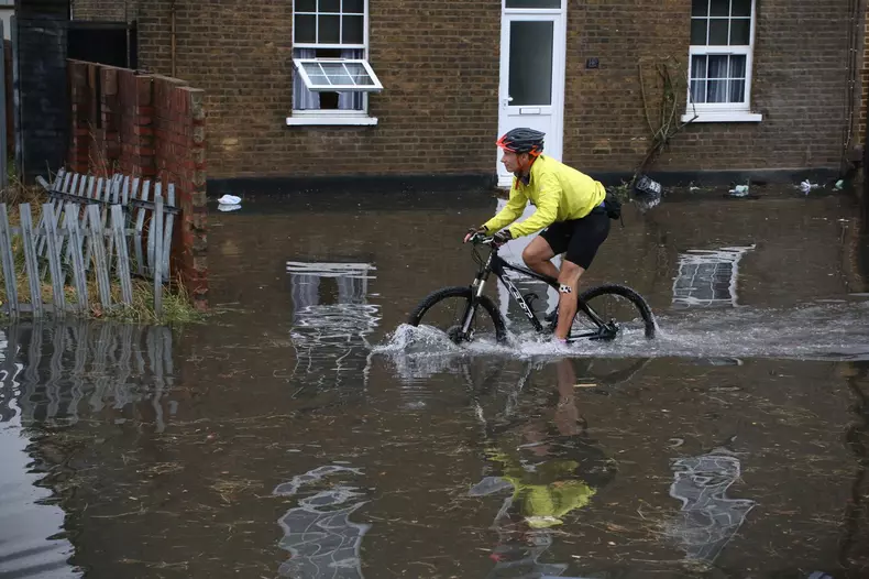 Seasonal weather, London, UK - 25 Jul 2021