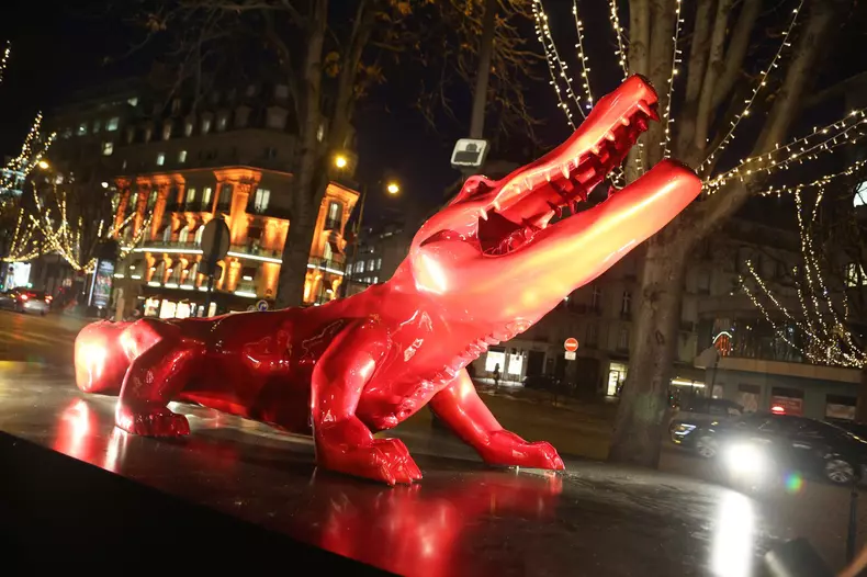 Paris Les sculptures de Richard Orlinski aux Champs-Elysees