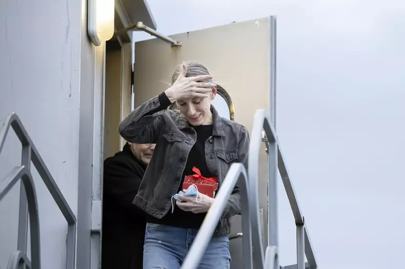 Swiss-Belarusian dual citizen Natallia Hersche returns to Switzerland