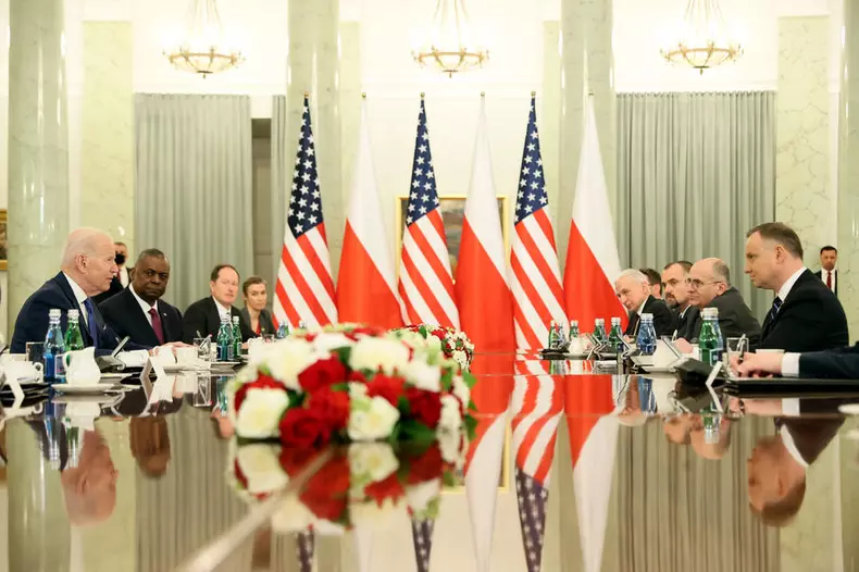 Imagine de la întâlnirea avută la Palatul Prezidențial din Varșovia de Andrzej Duda cu Joe Biden. Foto: EPA