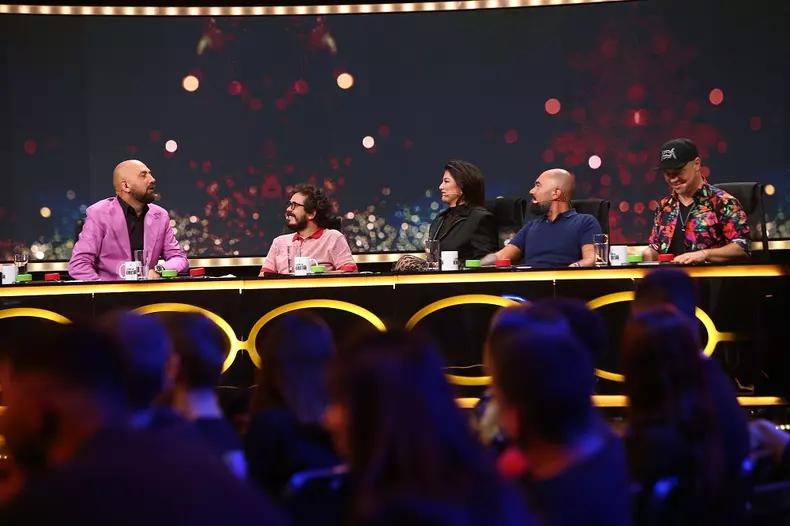 juratii-in-negocieri-pentru-andrei-negoita-episodul-3-stand-up-revolution-sezon-2auditii