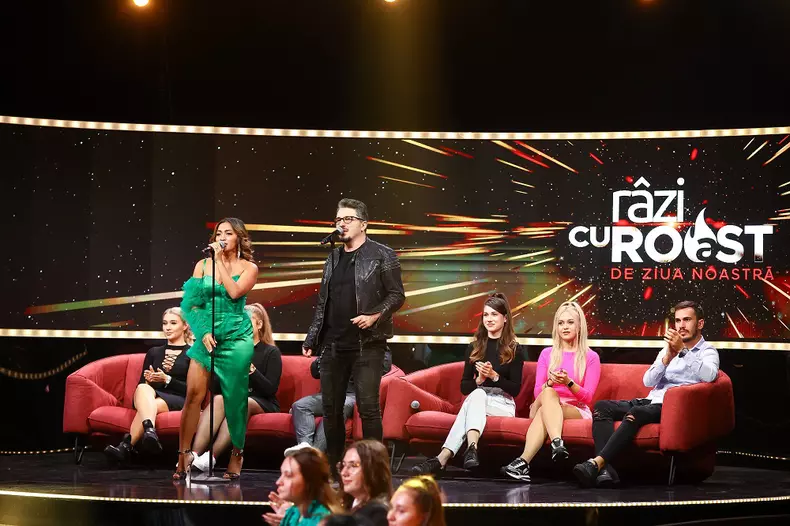 bella-santiago-razi-cu-rost-ziua-antenei