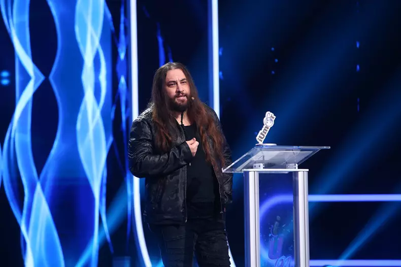 coiotu-cel-mai-frumos-solist-rock-gala-premiilor-muzicale-iumor