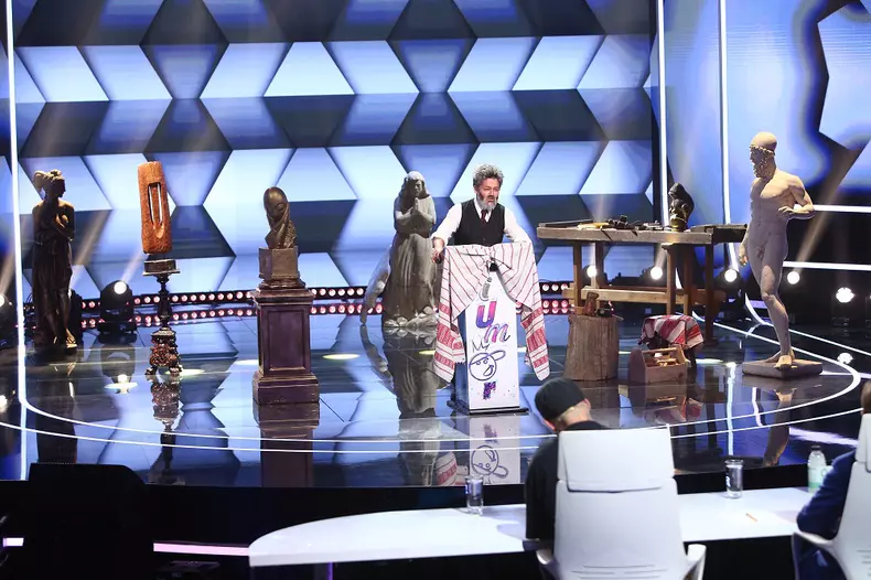 cristi-iacob-in-rolul-constantin-brancusi-iumor-romania-razi-cu-roast