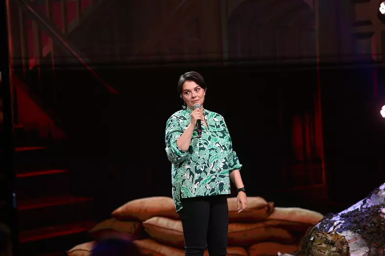 ioana-luiza-invitata-prima-semifinala-stand-up-revolution-sezon-2-1