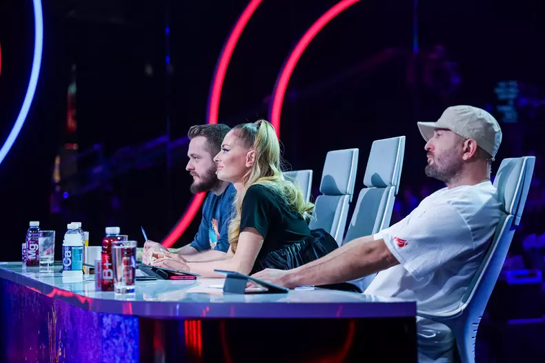 delia-cortea-cheloo-monica-odagiu-george-tanase-i-au-impersonat-pe-meghan-markle-si-printul-harry-iumor-ep-03