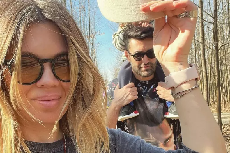 josepghine-fiica-gina-pistol-si-smiley-1