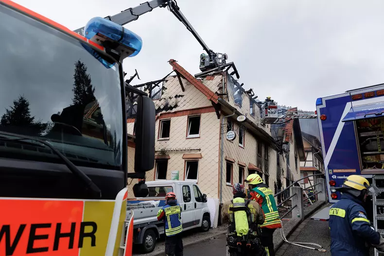 Several injured and missing in apartment fire in Gernsbach