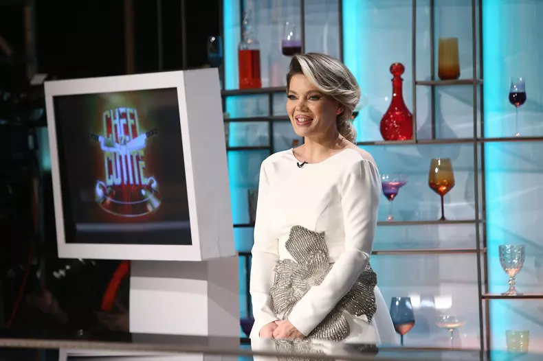 Gina Pistol rochie alba chefi la cutite