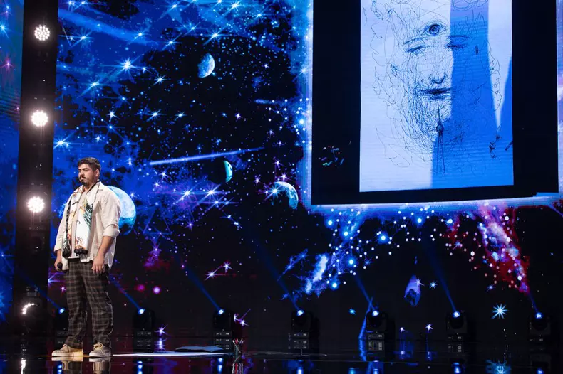 Emanuel Barica - golden buzz Românii au talent (10)