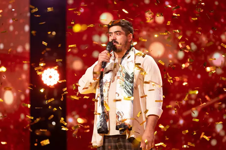Emanuel Barica - golden buzz Românii au talent (5)