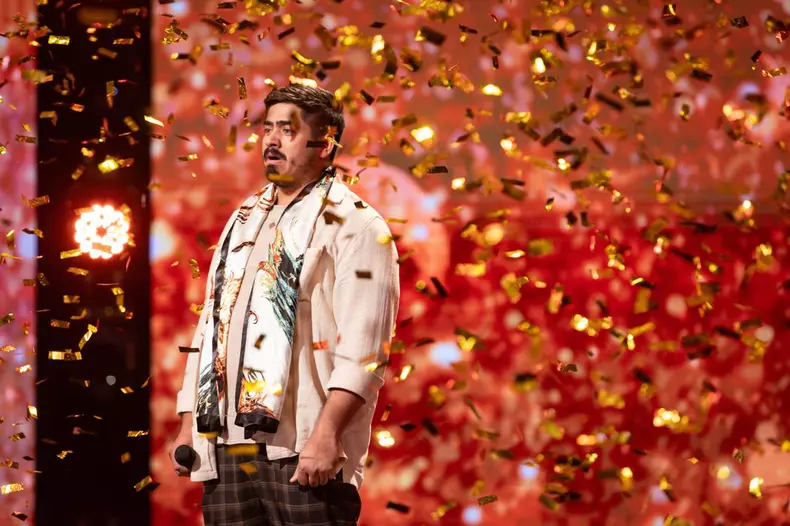 Emanuel Barica - golden buzz Românii au talent (8)