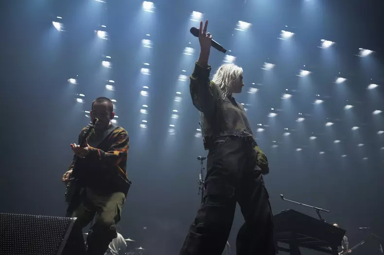 Linkin Park Performance and Announcement