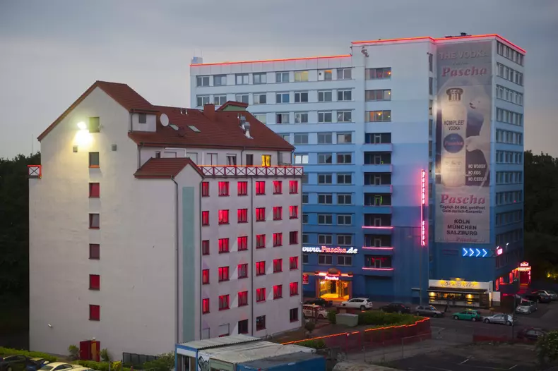 Pascha, nevěstinec, bordel, veřejný dům