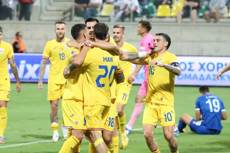 Bucuria „tricolorilor” după ce Dennis Man a deschis scorul la Larnaca. Foto: Ionuț Iordache / GSP