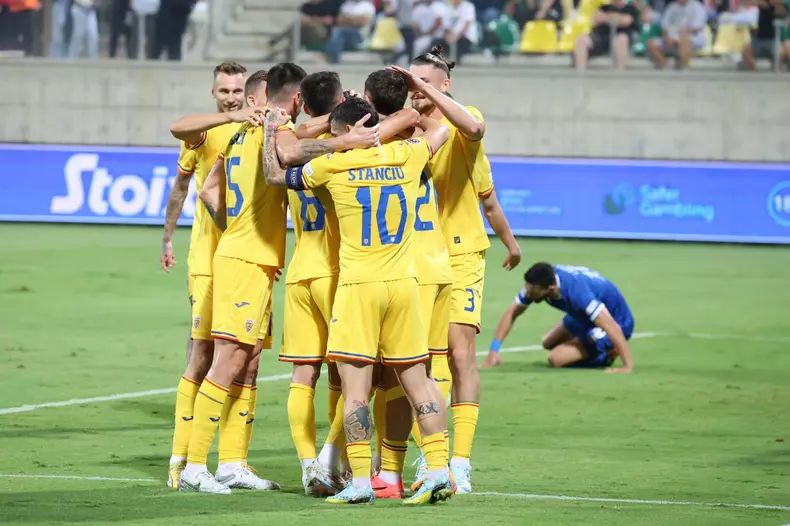 Bucuria „tricolorilor” după ce Dennis Man a deschis scorul la Larnaca. Foto: Ionuț Iordache / GSP