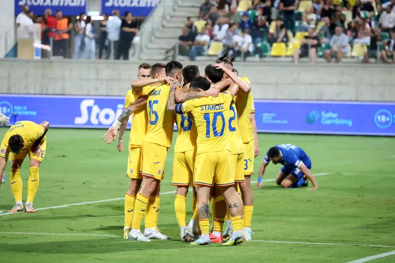 Bucuria „tricolorilor” după ce Dennis Man a deschis scorul la Larnaca. Foto: Ionuț Iordache / GSP