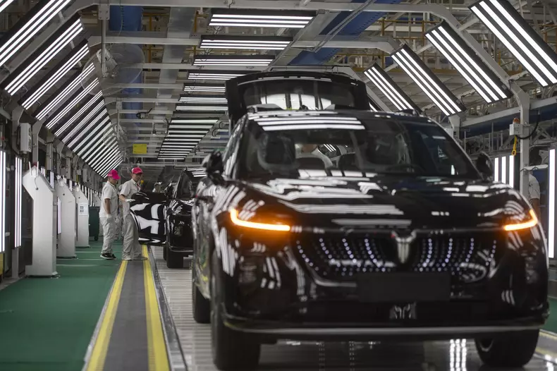 CHINA HUBEI WUHAN VEHICLE ASSEMBLY LINE (CN)