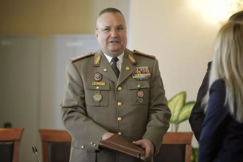 Nicolae Ciuca in 2017, pe atunci seful Statului Major, la sedinta Comisiei pentru aparare in care se discuta situatia CSA Steaua. Foto: Hepta