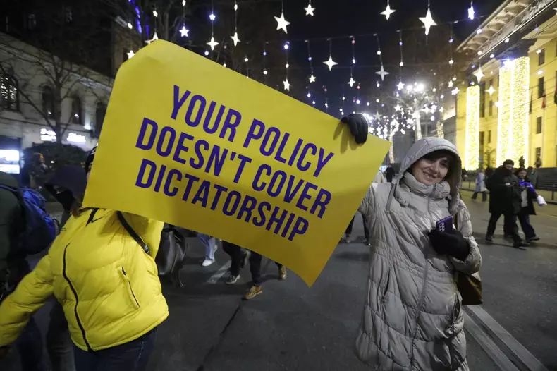 Pro-EU protests continue in Georgia