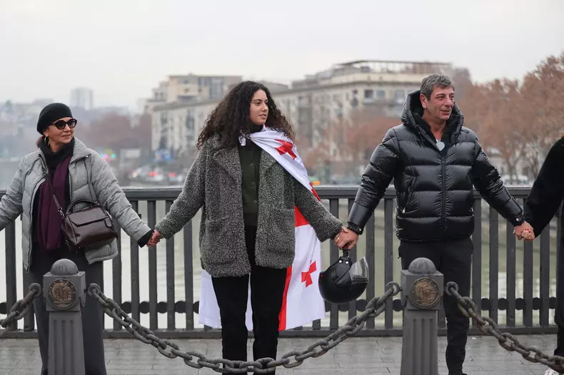 Protests continue in Georgia as citizens rally against postponement of EU membership talks