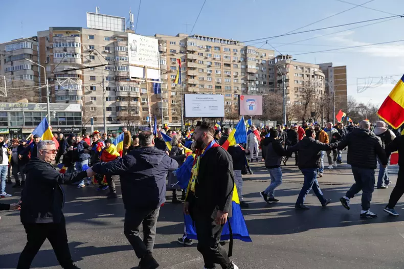 Mii de oameni adunați al evenimentul „Marea horă a Unirii Neamului, 24 ianuarie 2025 3