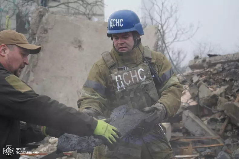 blocul din Poltava lovit de o rachetă rusească