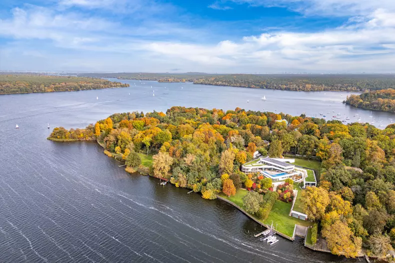 vila din Germania, Berlin, se vinde cu 79 milioane de euro3