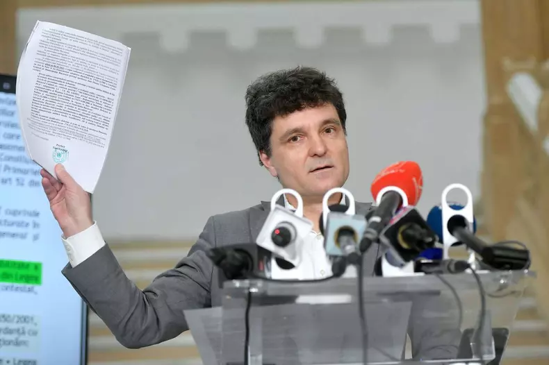 2023 - conferinta de presa cu Nicusor Dan. Foto: Hepta