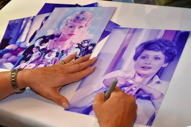 Jana Nagyová, herečka, autogramiáda, podepisování fotografií