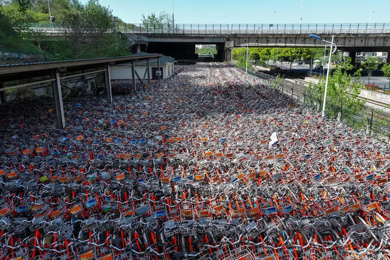biciclete-abandonate-china.