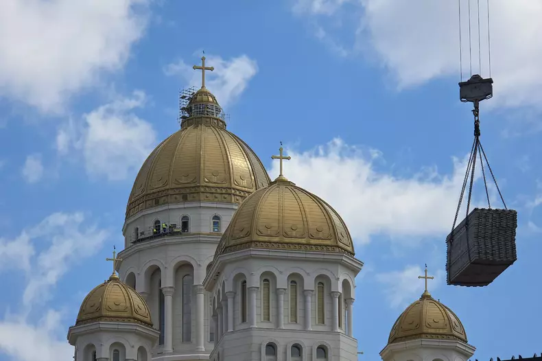 cruce-macara-catedrala-nationala-8-aprilie-2025