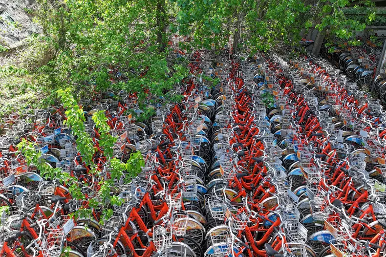 biciclete-abandonate-china.