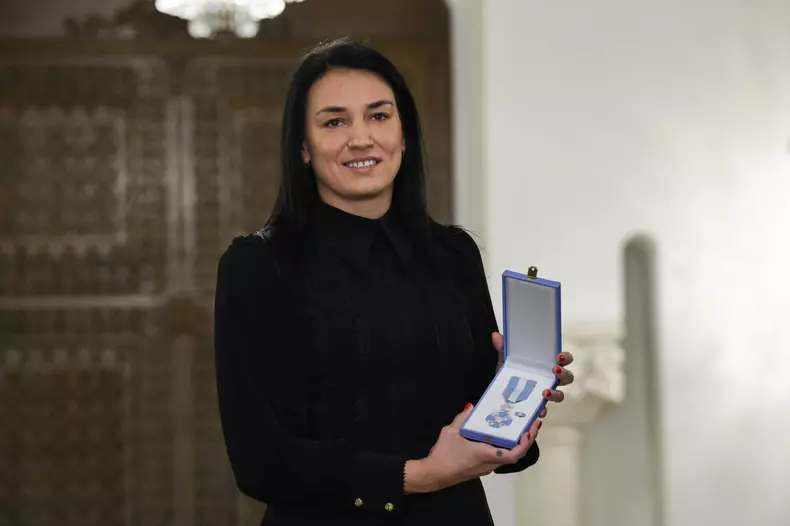Cristina Neagu a fost decorată de președintele Ilie Bolojan 17