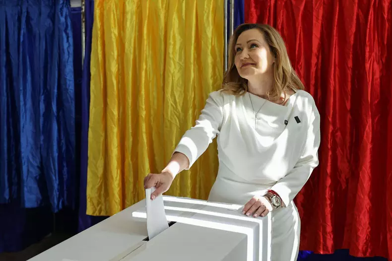 elena lasconi alegeri 4 mai (8)