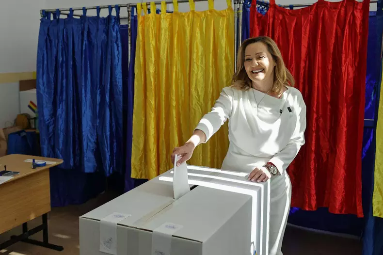 elena lasconi alegeri 4 mai (9)