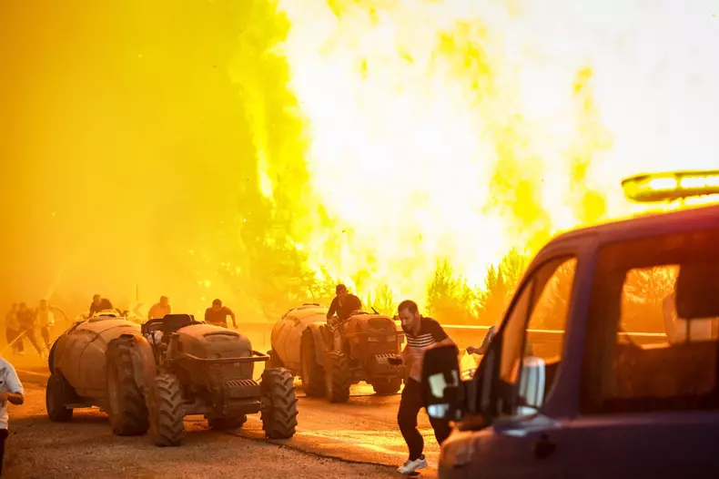 Ground and aerial efforts continue for forest fires in Turkiye's Bursa