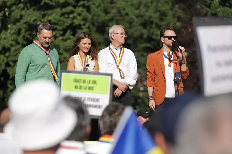 dinu popescu protest piata victoriei 1 august (1)