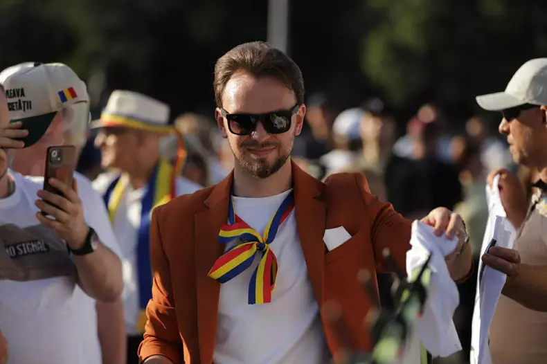 dinu popescu protest piata victoriei 1 august (3)