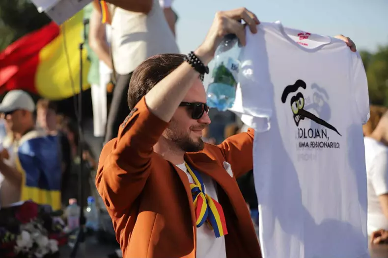 dinu popescu protest piata victoriei 1 august (5)