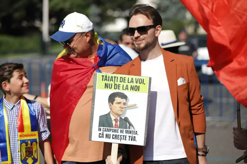 dinu popescu protest piata victoriei 1 august (6)