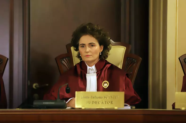 Imagine cu judecătorii CCR în noua componență, după ce Simina Tănăsescu a devenit președinta Curții. Foto: Dumitru Angelescu / Libertatea