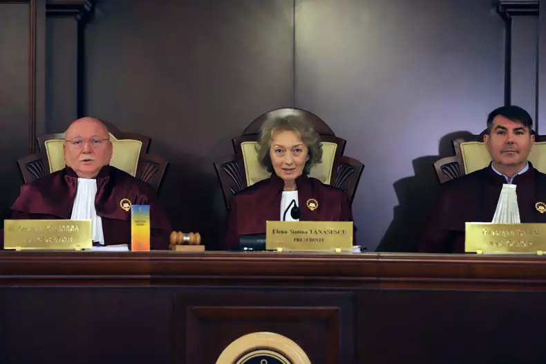 Imagine cu judecătorii CCR în noua componență, după ce Simina Tănăsescu a devenit președinta Curții. Foto: Dumitru Angelescu / Libertatea