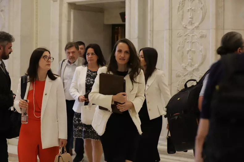 motiuni-cenzura-parlament (15)