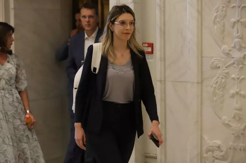 motiuni-cenzura-parlament (16)