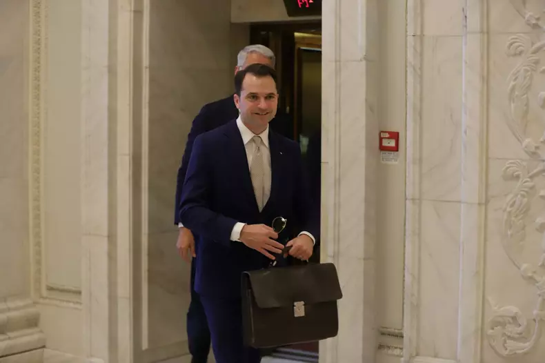 motiuni-cenzura-parlament (17)