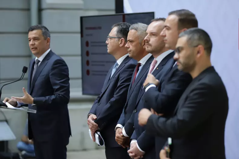 Sorin Grindeanu a prezentat programul PSD pentru relansarea economică printr-o săgeată la Ilie Bolojan (7)