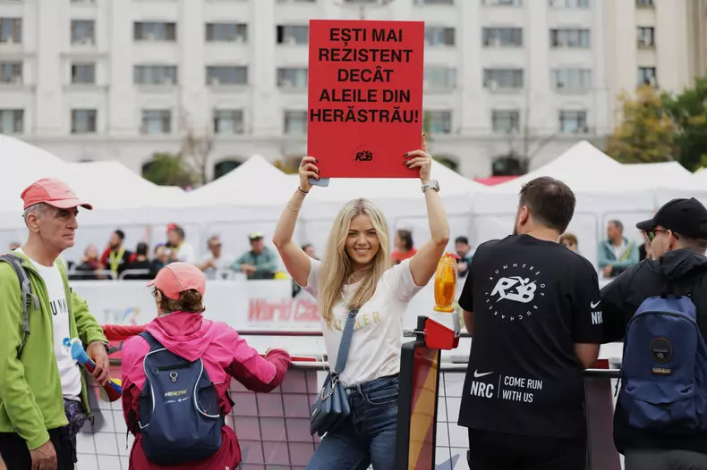 Susțiinere din tribună. Foto Dumiitru Angelescu