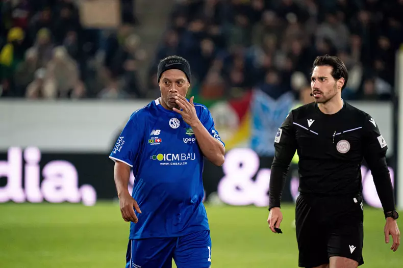 Jogo Dos Famosos - Ronaldinho Legend Match - Swissporarena