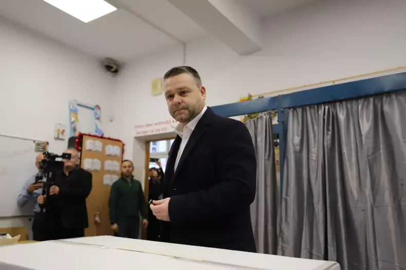 ciprian-ciucu-vot-alegeri-primaria-bucuresti-2025-7-decembrie (5)
